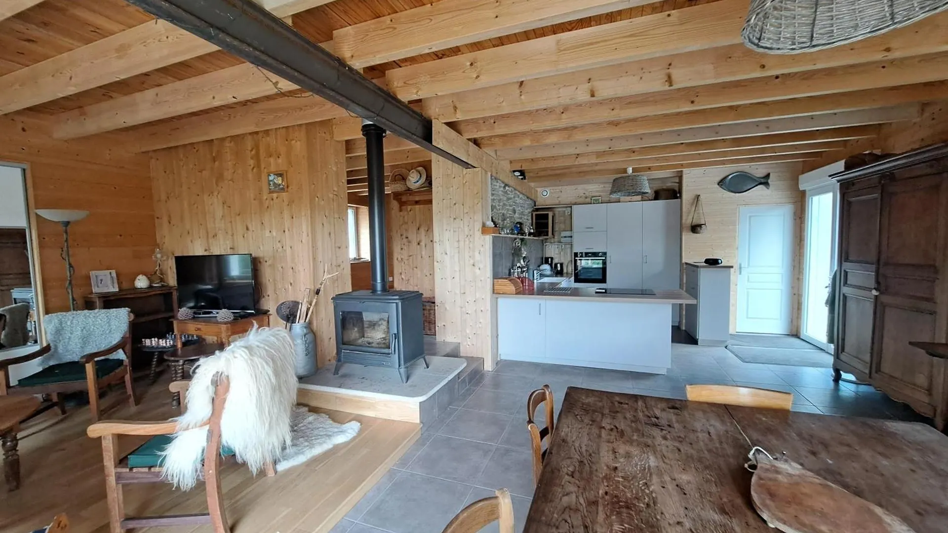 Maison Bord De Lac De Guerledan